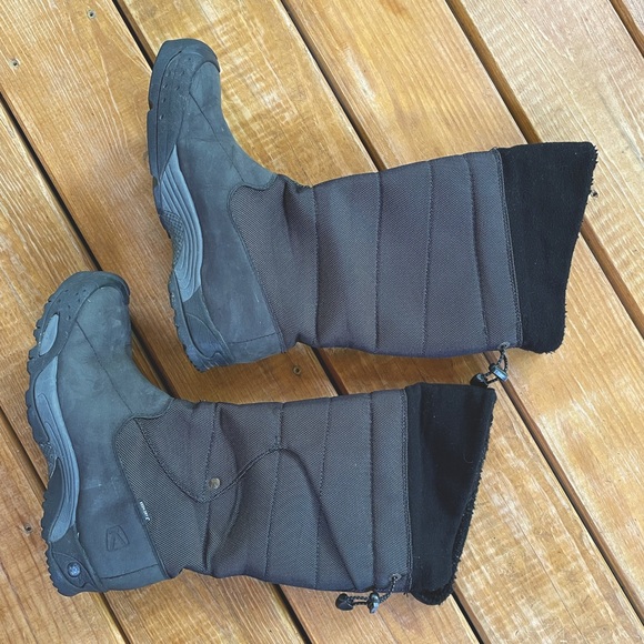 Keen Winter Hiking Snow Boots sz 10 / 40.5 EUC